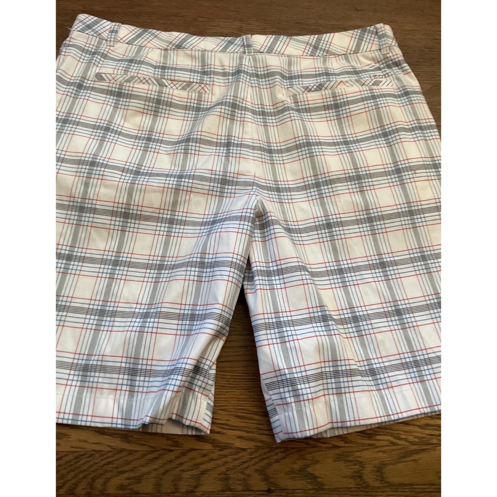 IZOD Golf Mens Plaid Performance Shorts White Red Blue Size 38 Flat Front